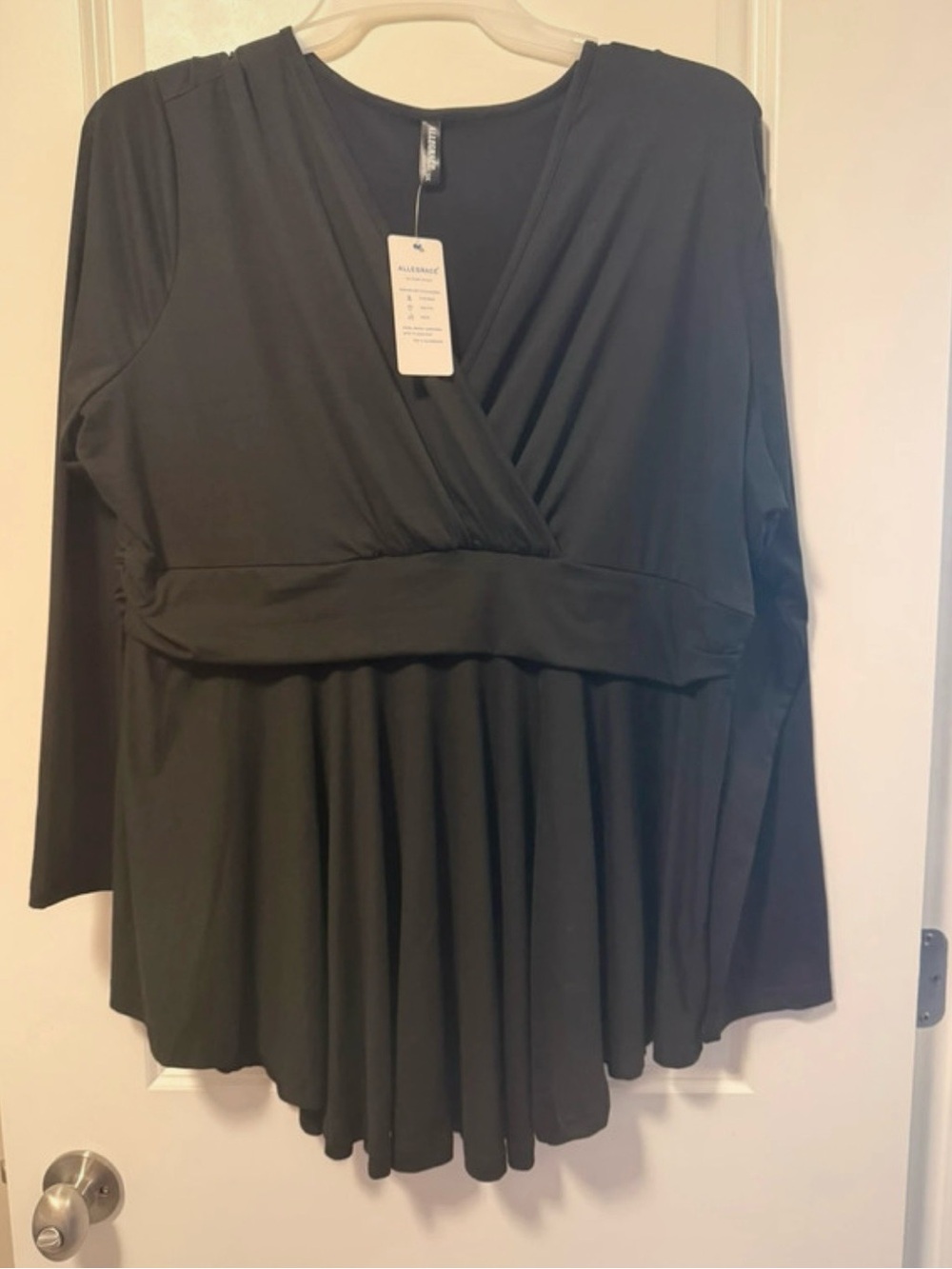 NWT 3x Women's Black Long Sleeve Top